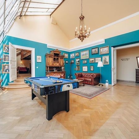 Magnificent Historical Penthouse In The Heart Of Prague Apartment Exterior photo