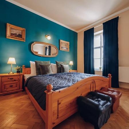 Magnificent Historical Penthouse In The Heart Of Prague Apartment Exterior photo