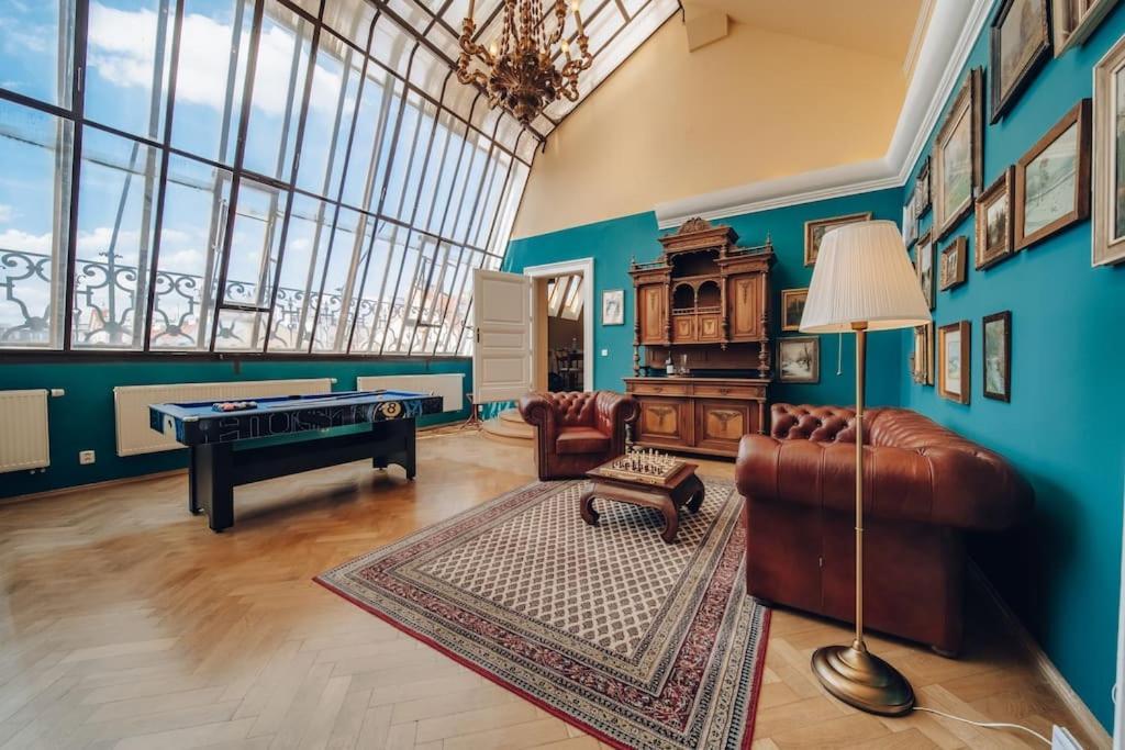 Magnificent Historical Penthouse In The Heart Of Prague Apartment Exterior photo