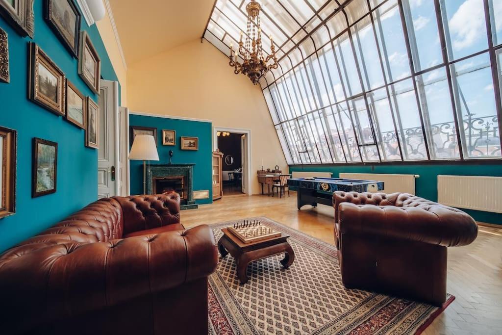 Magnificent Historical Penthouse In The Heart Of Prague Apartment Exterior photo
