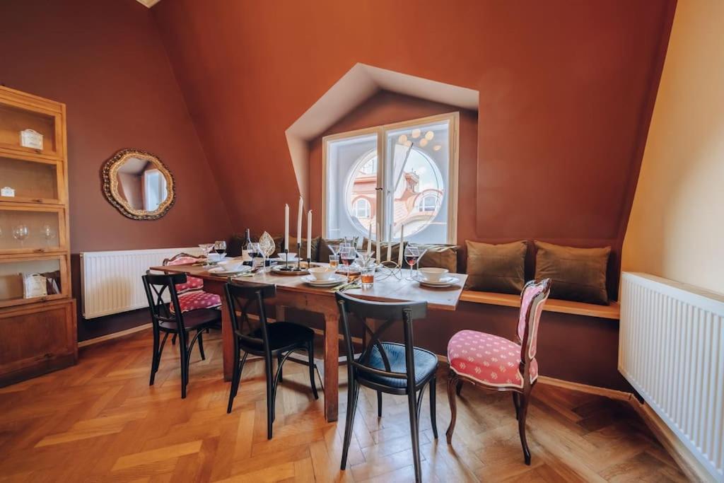 Magnificent Historical Penthouse In The Heart Of Prague Apartment Exterior photo