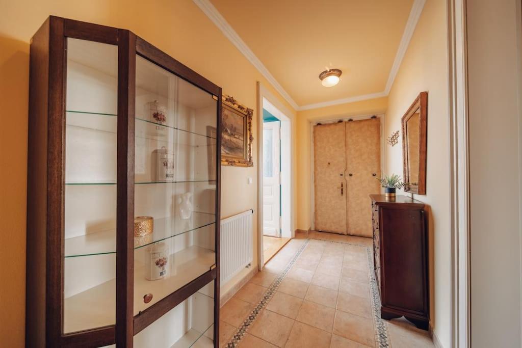 Magnificent Historical Penthouse In The Heart Of Prague Apartment Exterior photo
