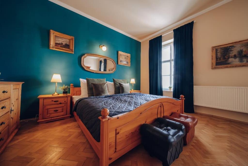 Magnificent Historical Penthouse In The Heart Of Prague Apartment Exterior photo