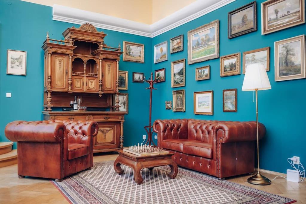 Magnificent Historical Penthouse In The Heart Of Prague Apartment Exterior photo