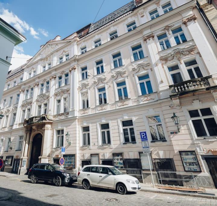 Magnificent Historical Penthouse In The Heart Of Prague Apartment Exterior photo